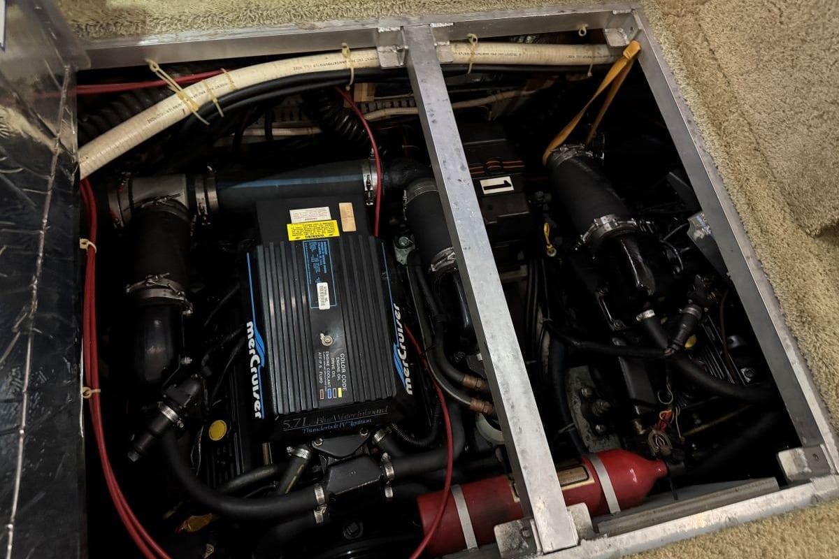 1993 Carver 300 Aft Cabin — Mt Juliet, TN (photo 17)