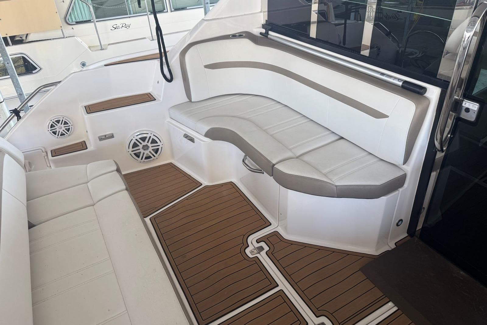 2016 Regal 46 Sport Coupe — Guntersville, AL (photo 9)