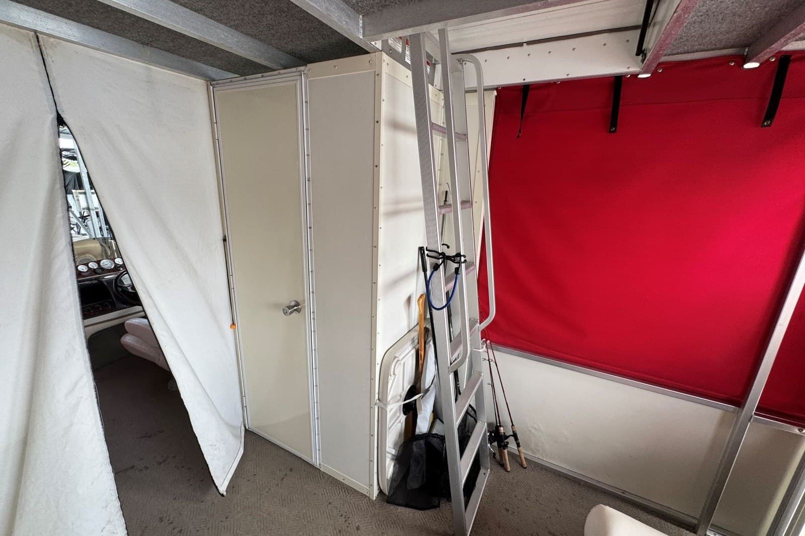 2008 Sun Tracker Party Hut 30 I/O Regency Edition — Nashville, TN (photo 26)