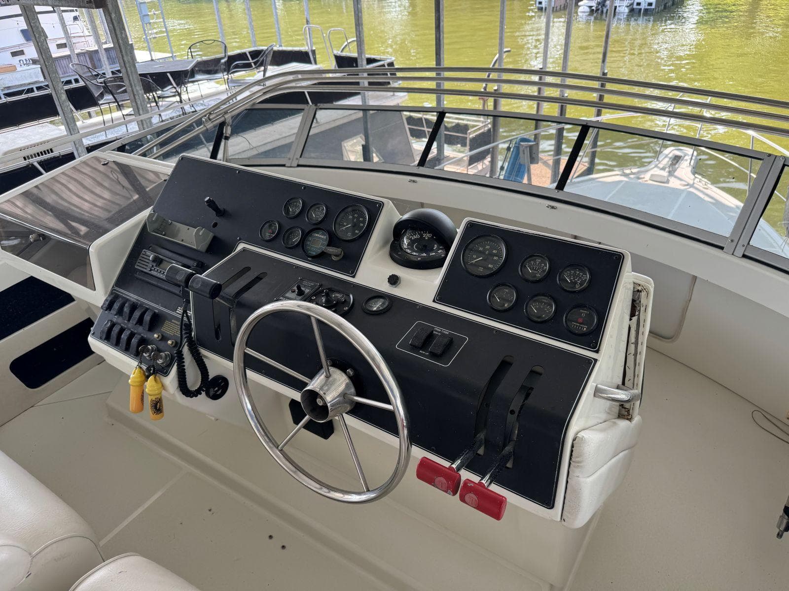 1994 Carver 350 Aft Cabin Motor Yacht — Gallatin, TN (photo 30)
