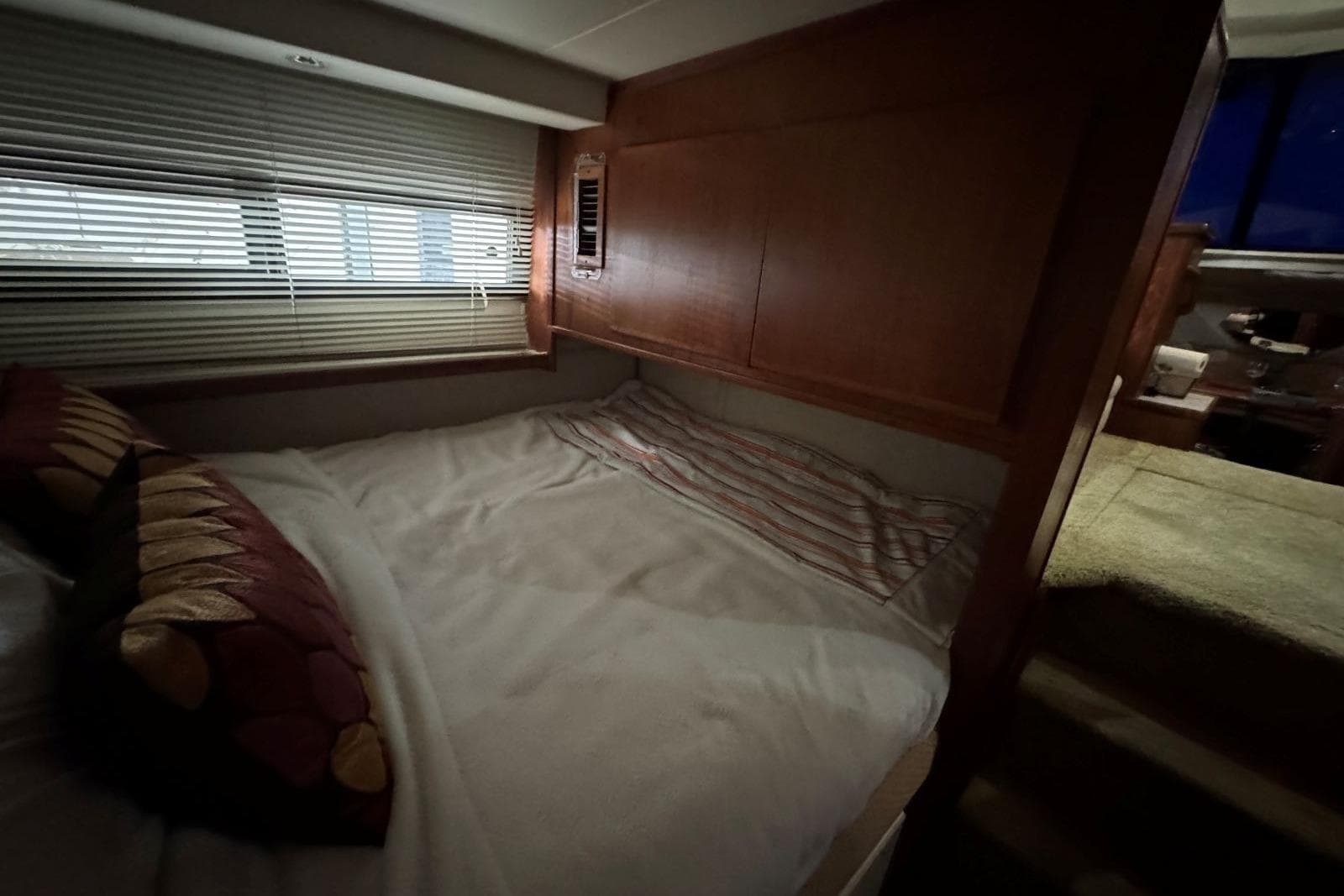 1993 Carver 300 Aft Cabin — Mt Juliet, TN (photo 13)