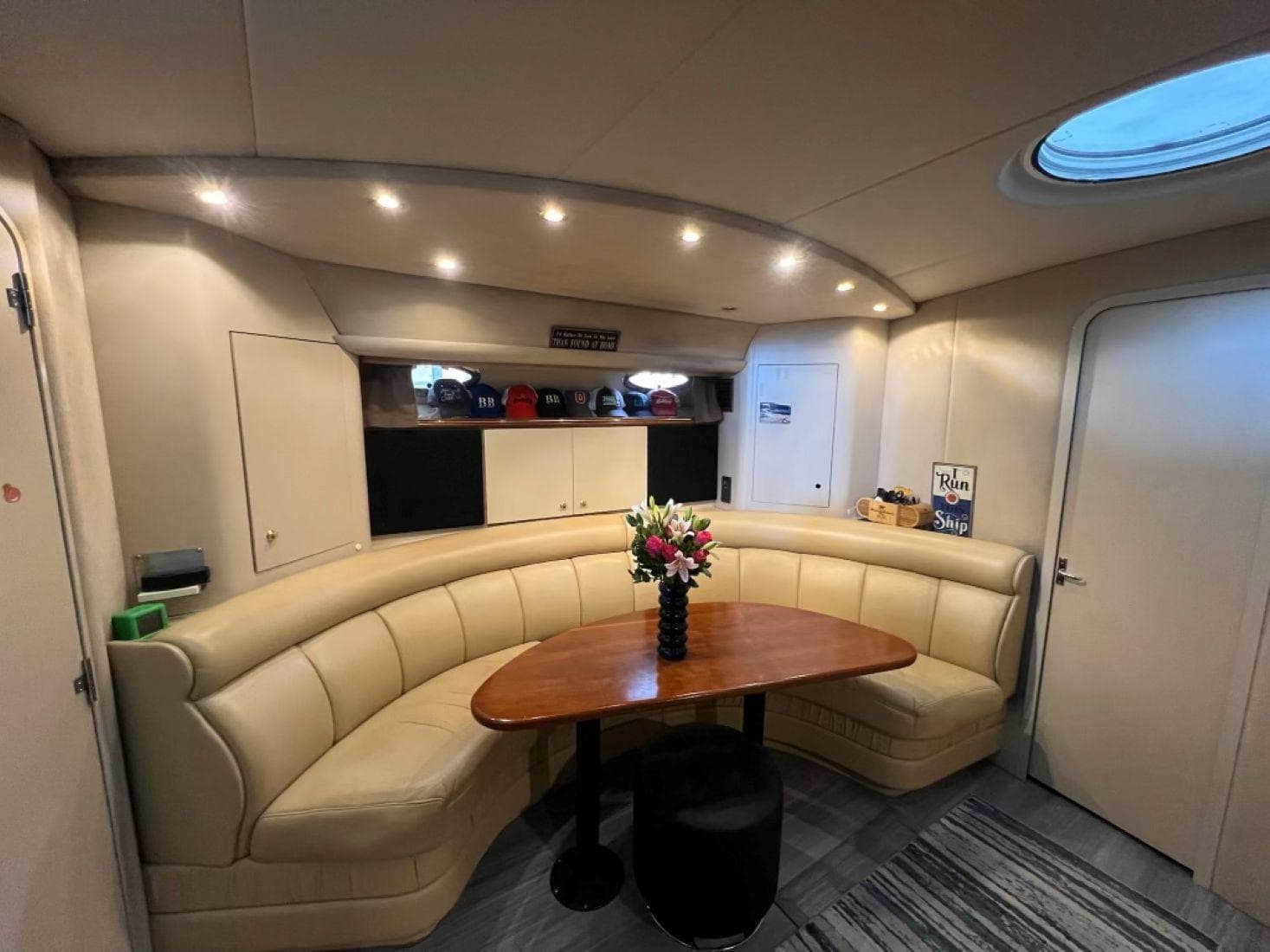 2000 Cruisers Yachts 4270 Express — Nashville, TN (photo 40)