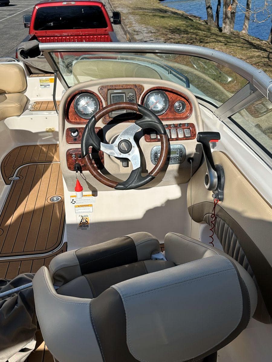 2010 NauticStar 230DC Sport Deck — Gallatin, TN (photo 10)