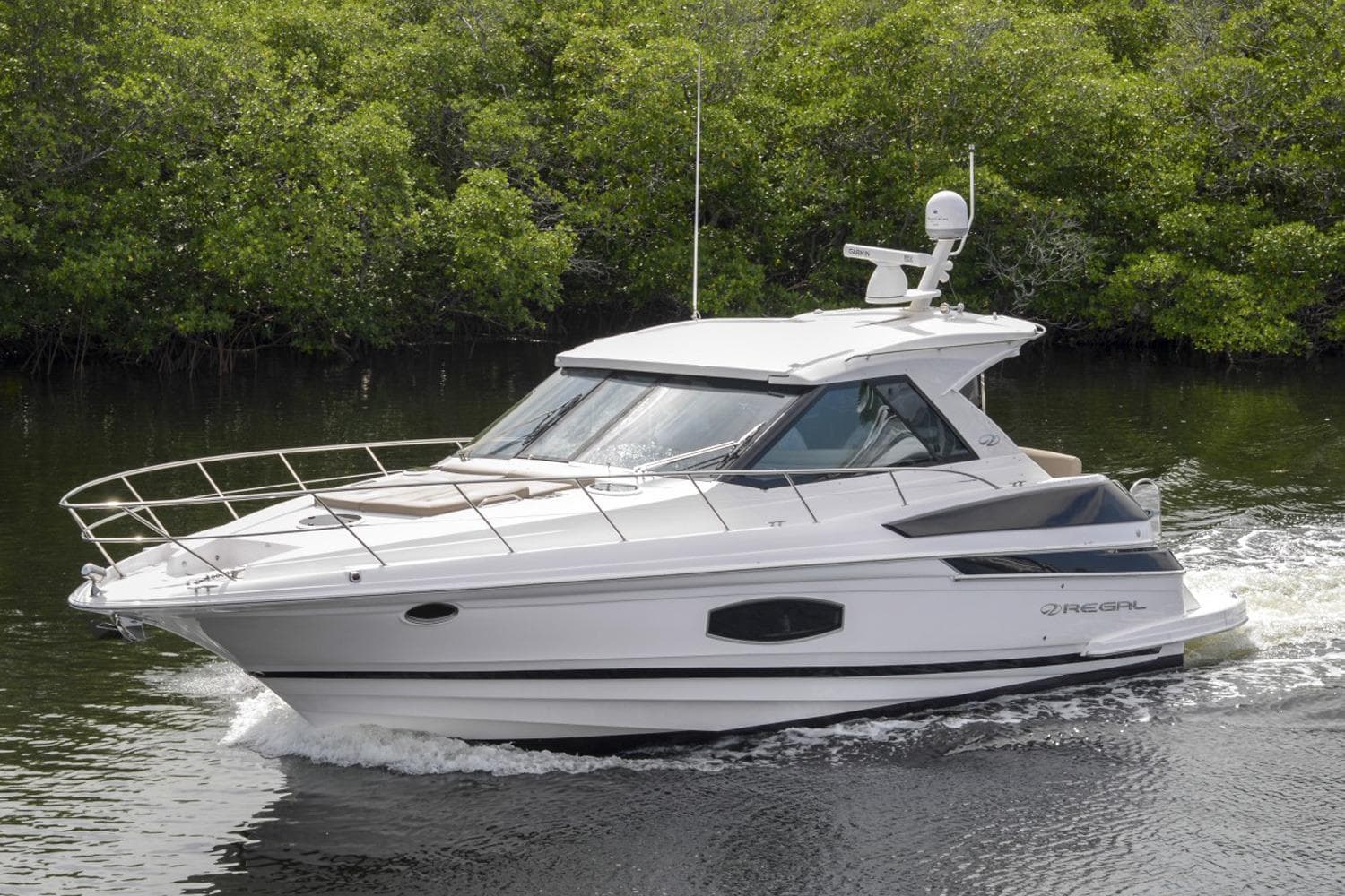 2016 Regal 46 Sport Coupe — Guntersville, AL (photo 2)