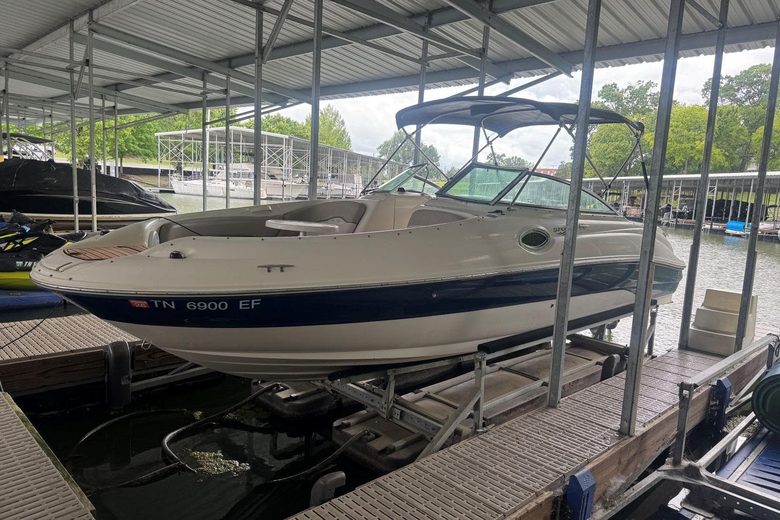 2004 Sea Ray 240 Sundeck — Old Hickory, TN