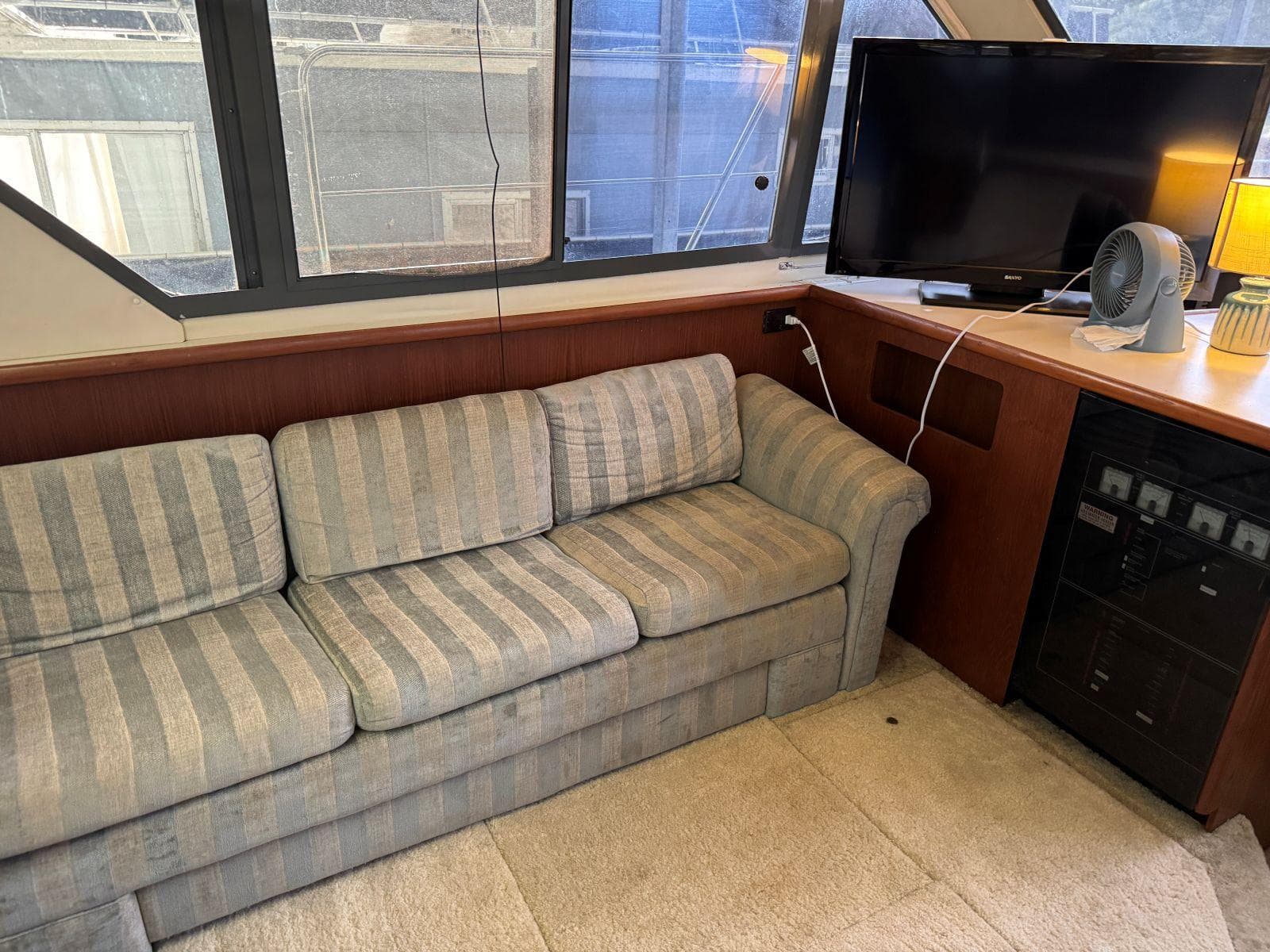 1994 Carver 350 Aft Cabin Motor Yacht — Gallatin, TN (photo 37)