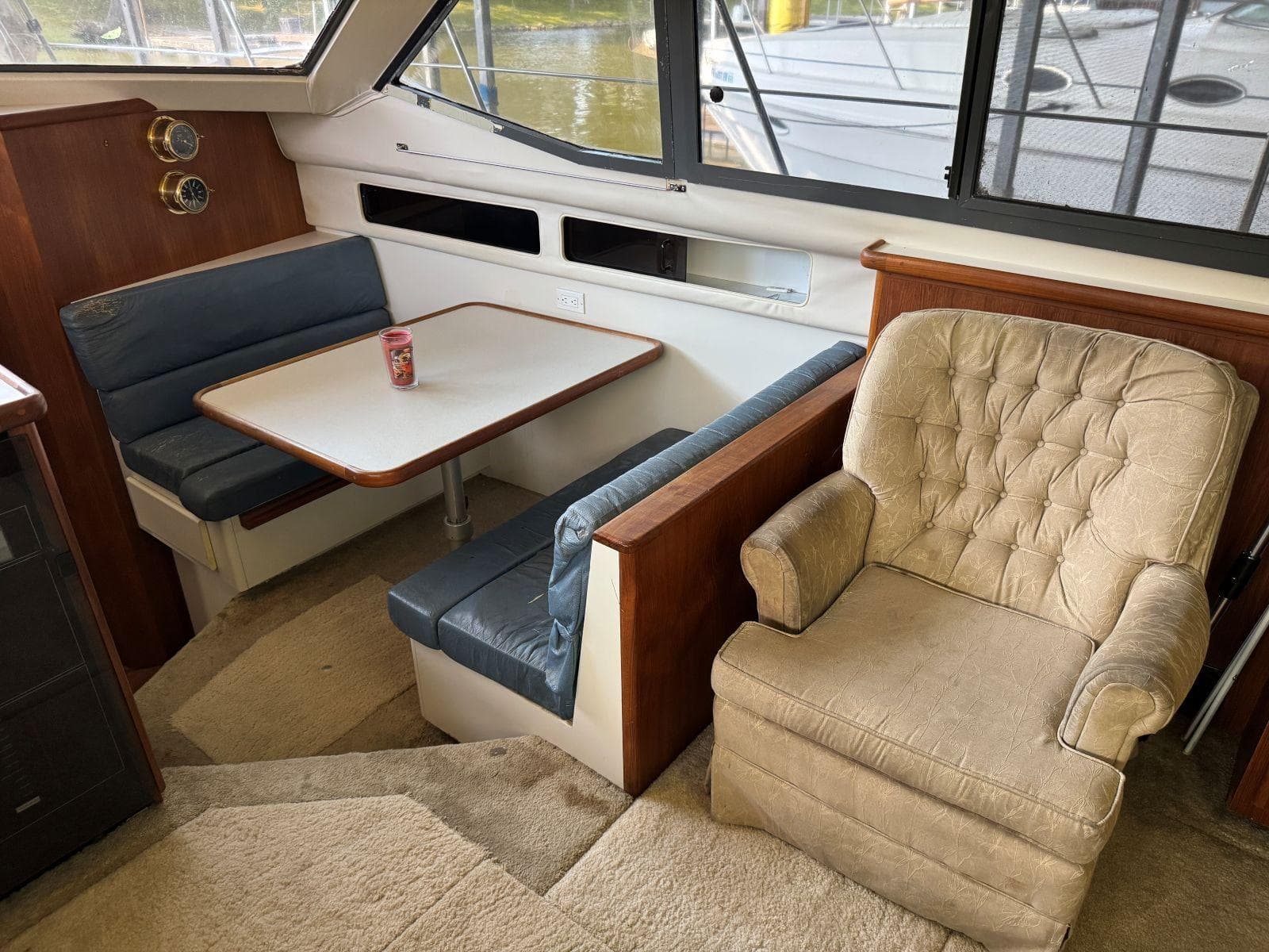 1994 Carver 350 Aft Cabin Motor Yacht — Gallatin, TN (photo 38)