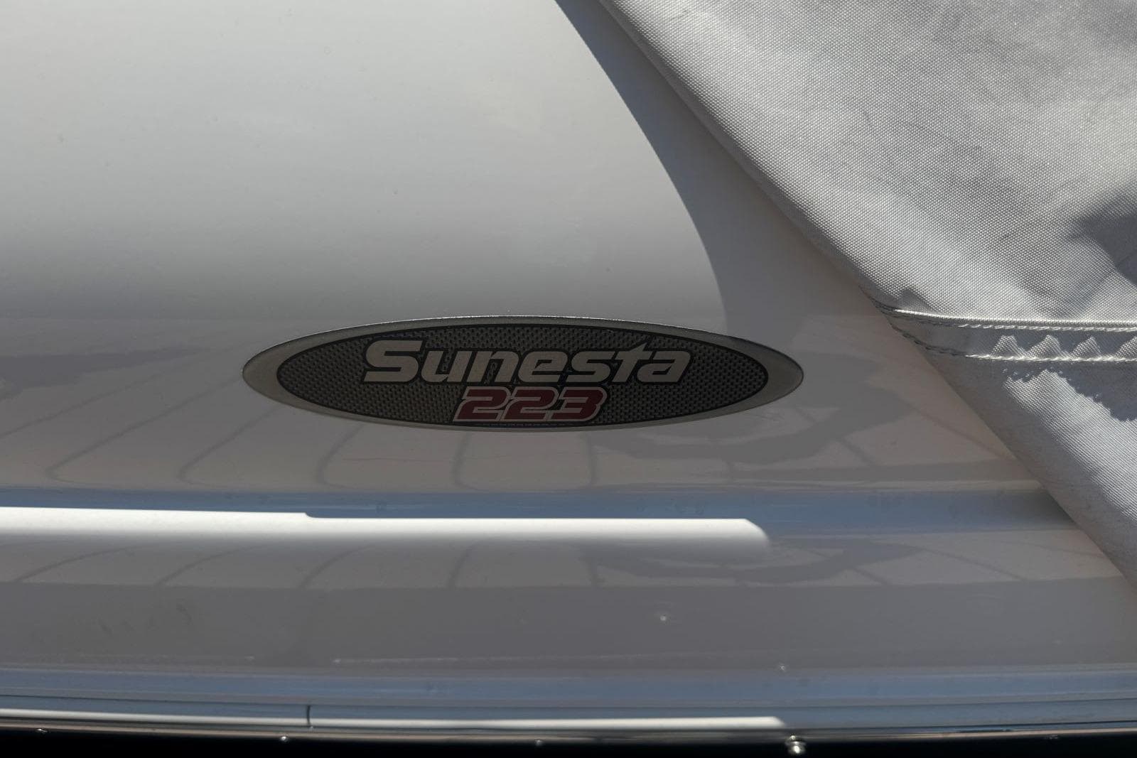 2003 Chaparral Sunesta 223 — Hendersonville, TN (photo 4)