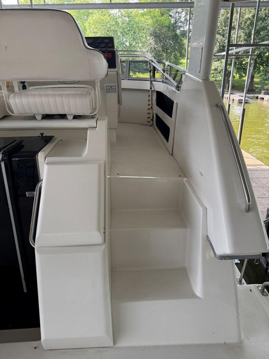 1994 Carver 350 Aft Cabin Motor Yacht — Gallatin, TN (photo 29)