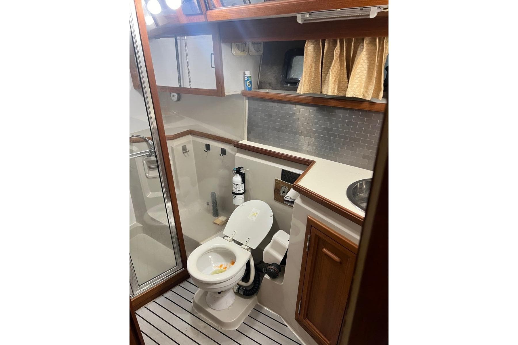 1987 Carver 42 Aft Cabin Motor Yacht — Waverly, TN (photo 7)