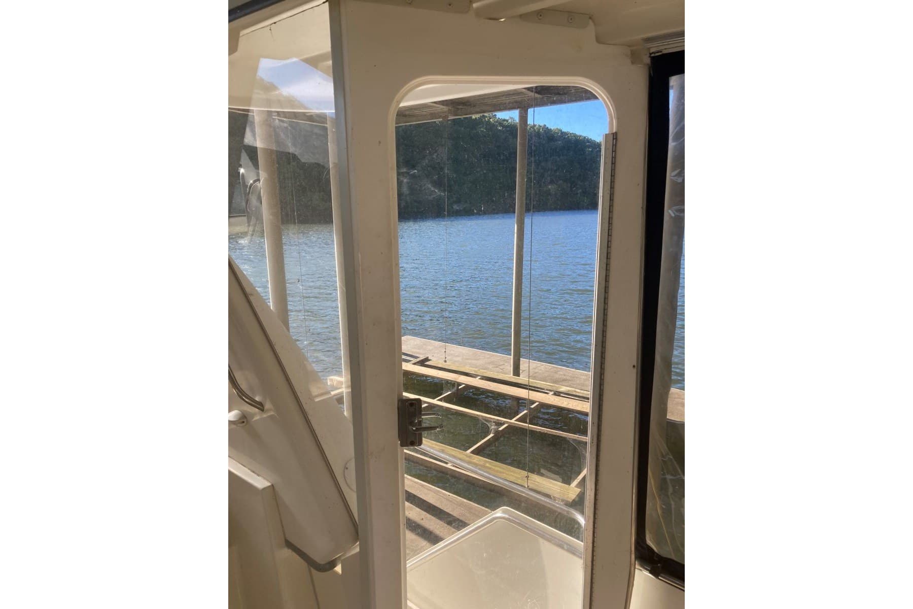 1996 Carver 355 Aft Cabin Motor Yacht — Florence, AL (photo 14)