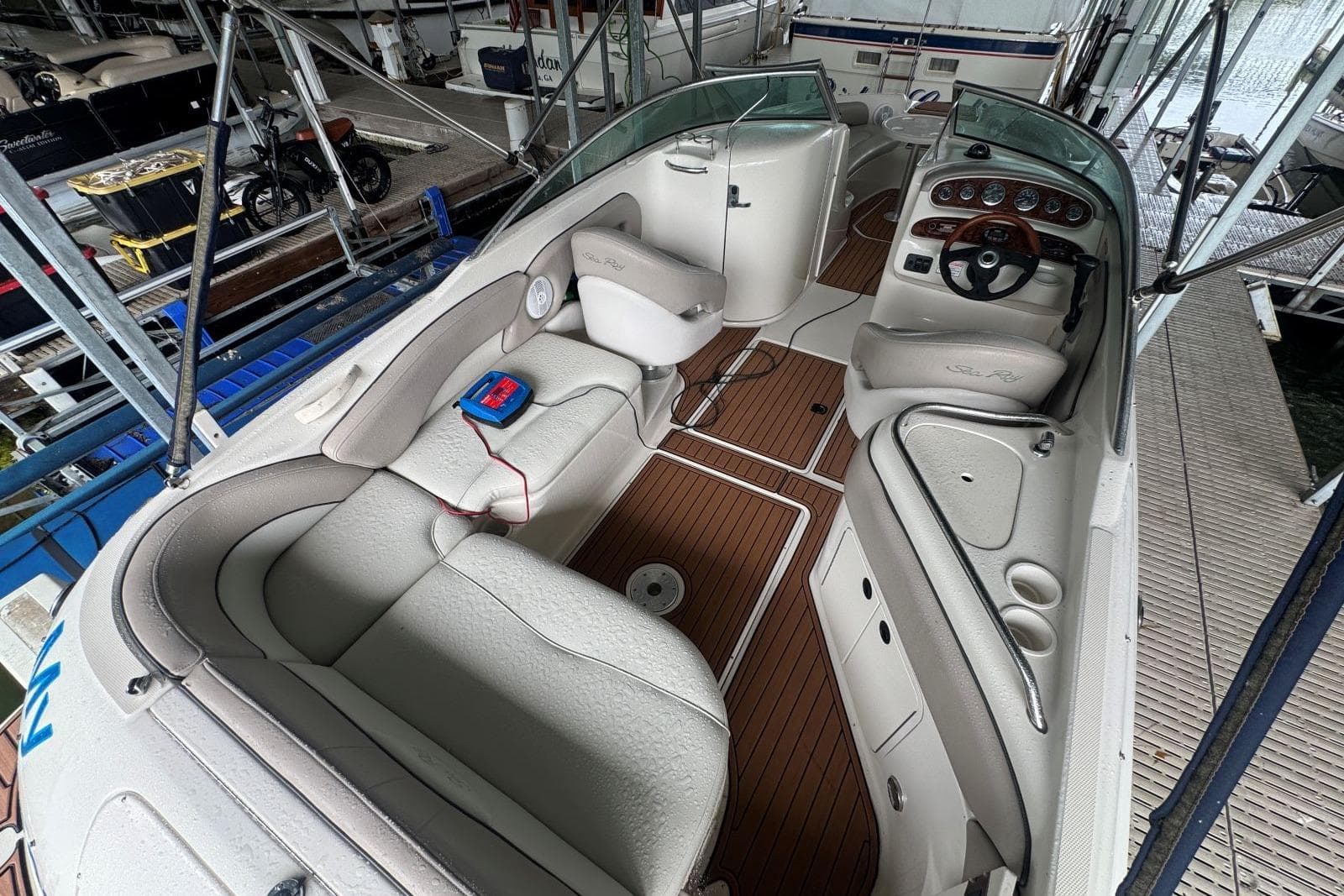 2004 Sea Ray 240 Sundeck — Old Hickory, TN (photo 25)