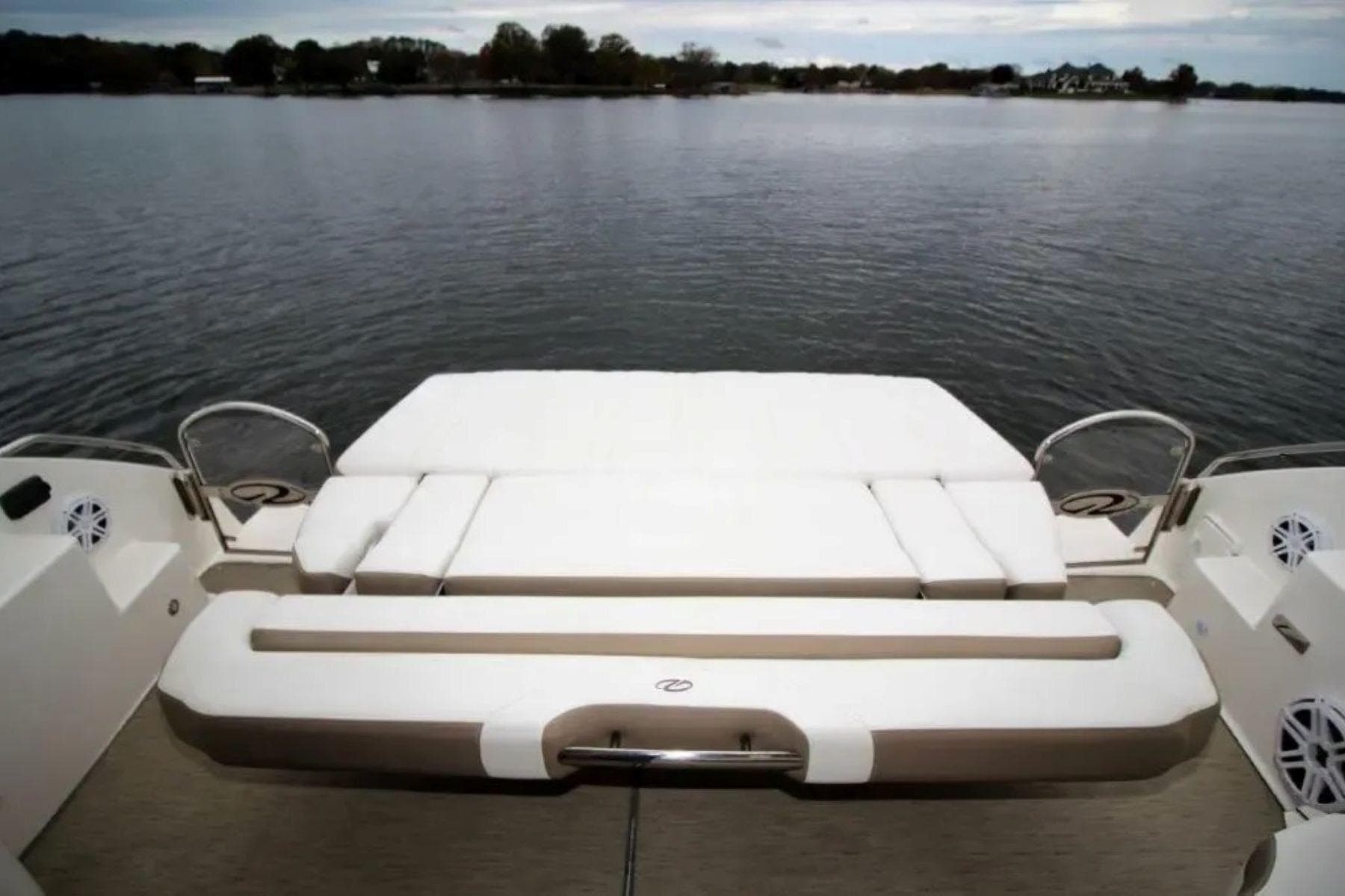 2016 Regal 46 Sport Coupe — Guntersville, TN (photo 27)