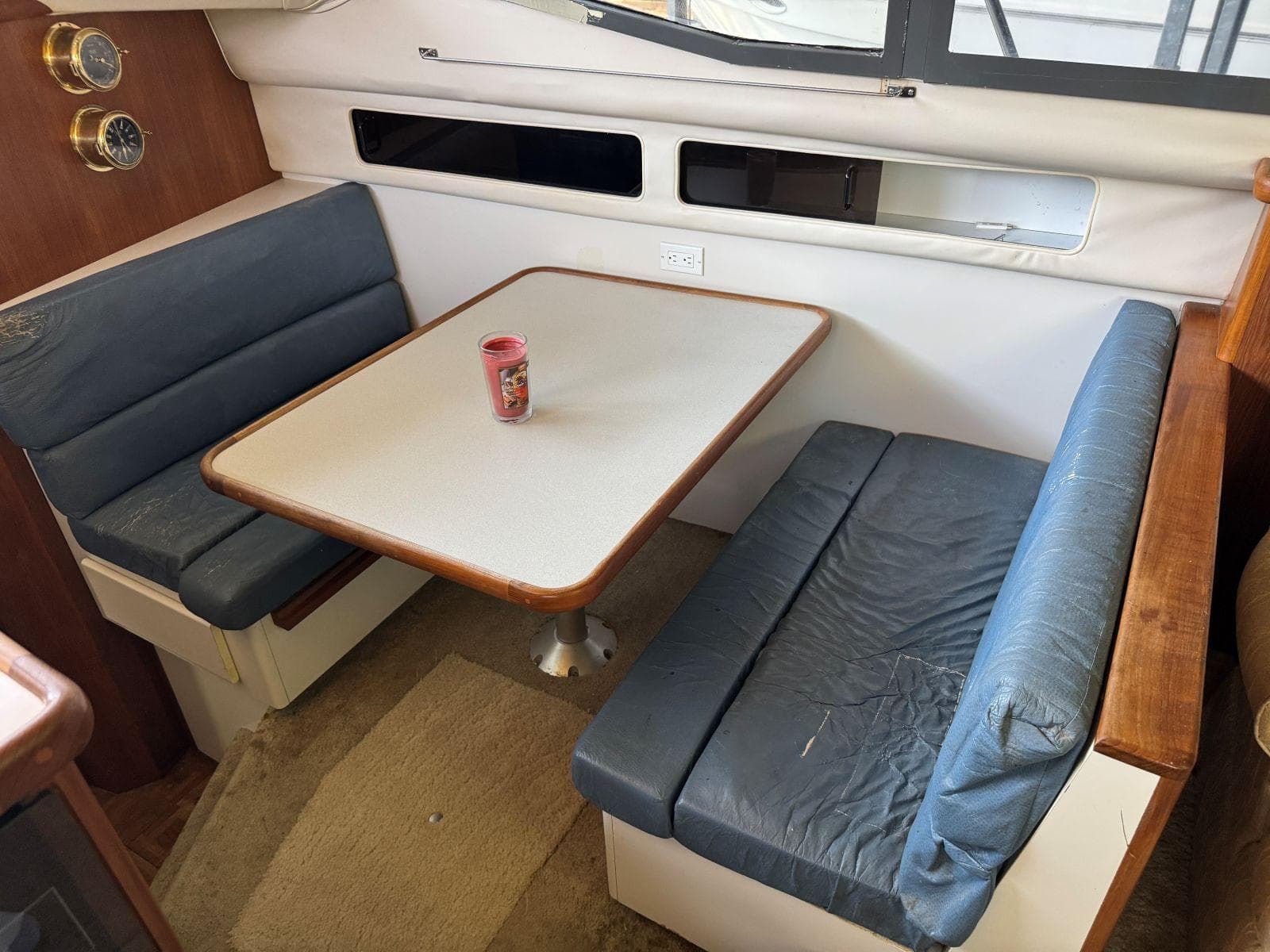 1994 Carver 350 Aft Cabin Motor Yacht — Gallatin, TN (photo 12)
