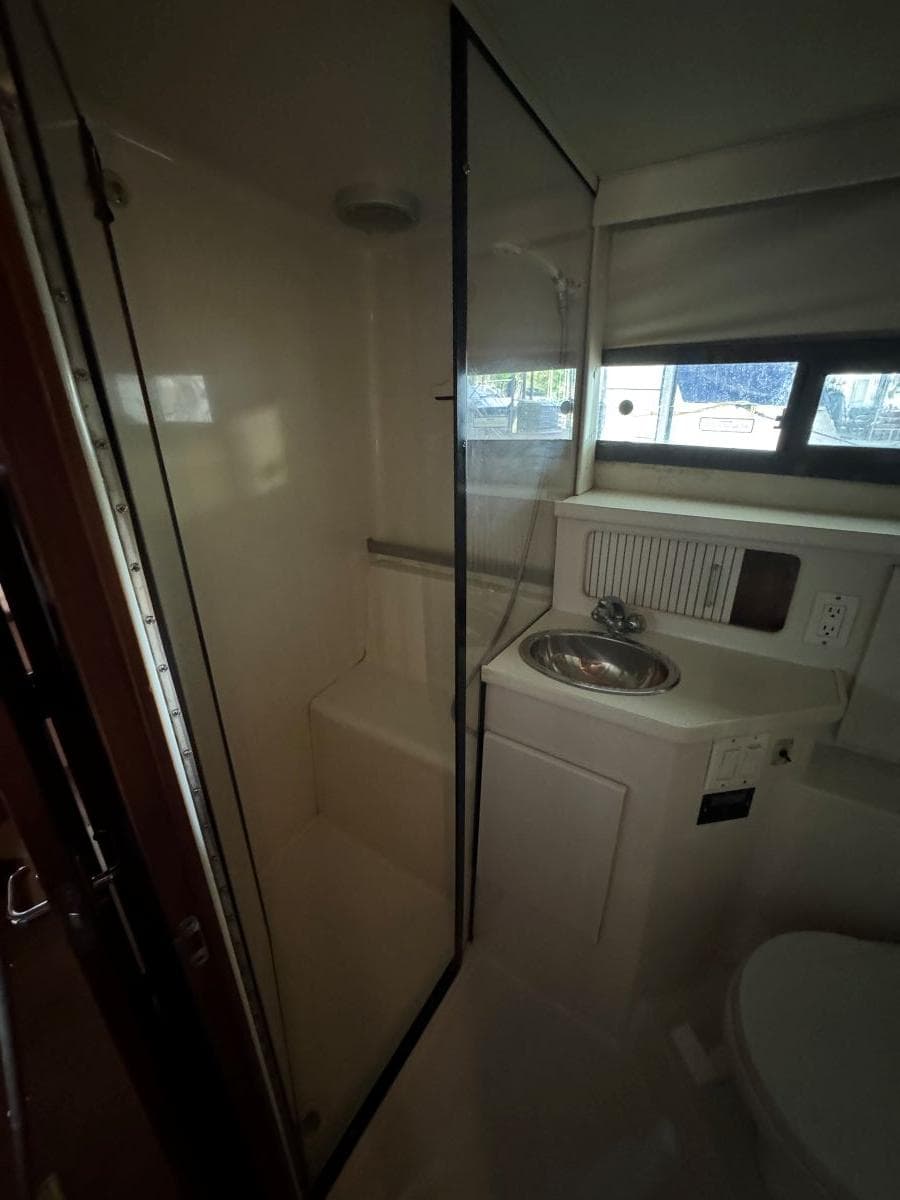 1994 Carver 350 Aft Cabin Motor Yacht — Gallatin, TN (photo 2)