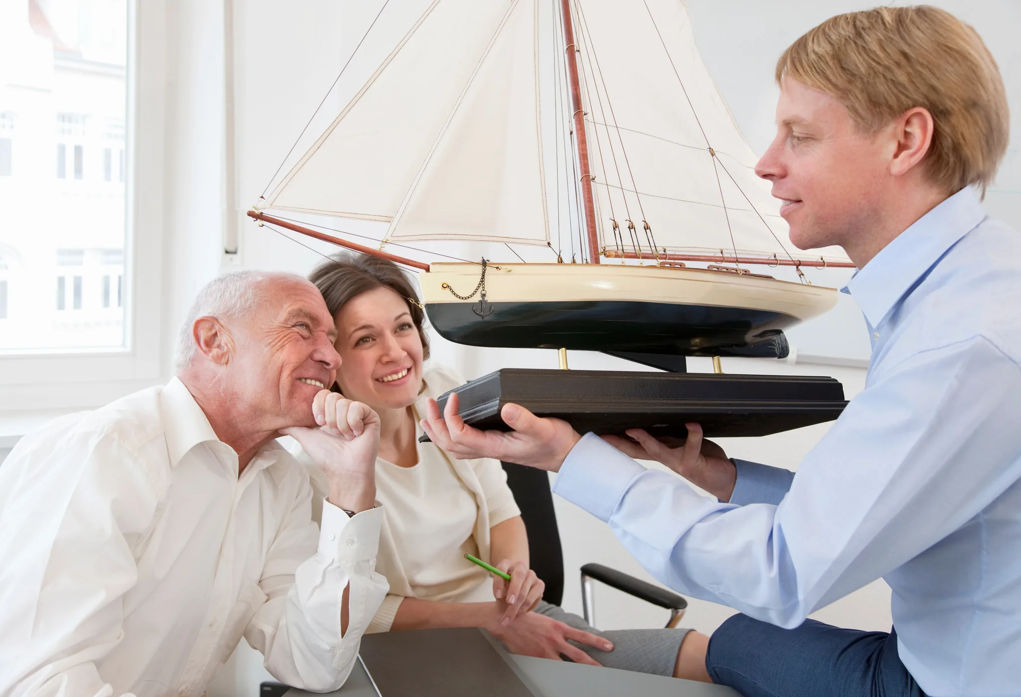 Working With a Boat Broker: What to Expect